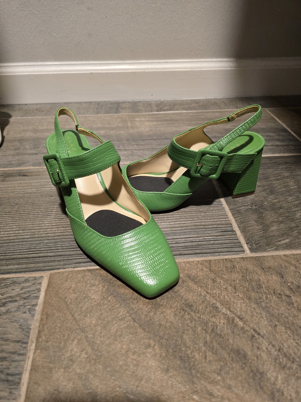 NWB Alex Marie Green Slingback Block Heel Pumps